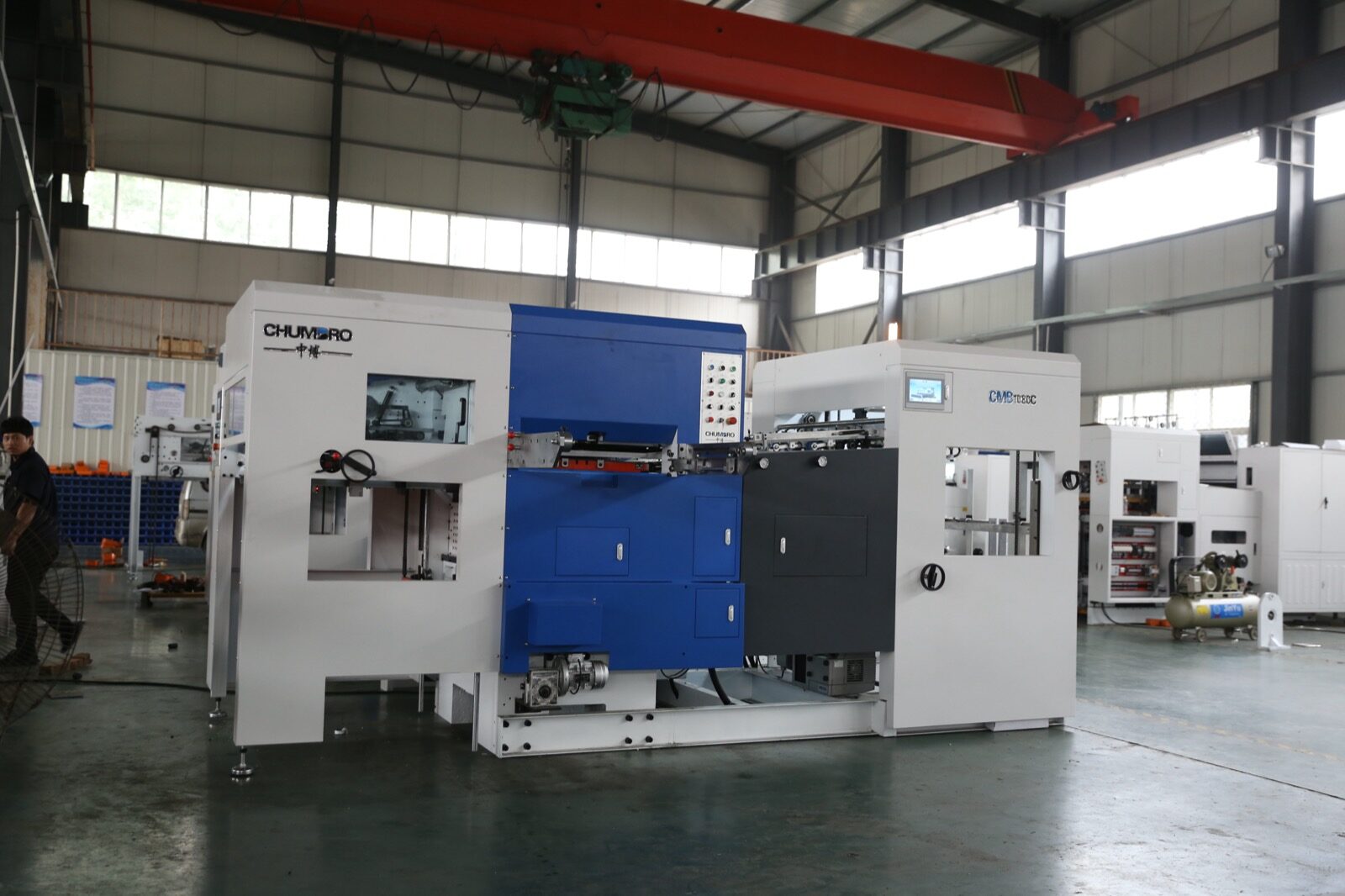 Automatic die cutting machine for packaging and print finishing